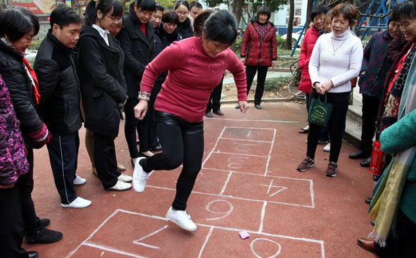 重温80后经典游戏「跳房子」最新游戏规则及玩法